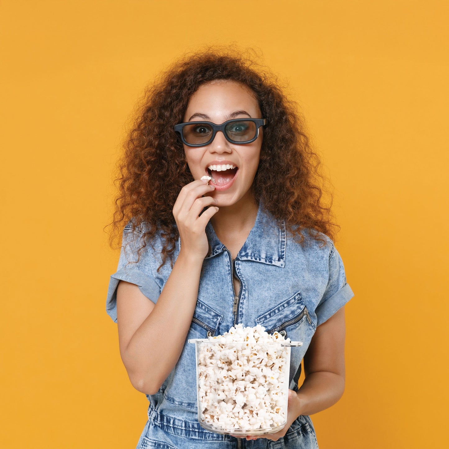 8-Cup Hot Air Electric Popcorn Popper and Bowl, 800 Watts, White & Yellow